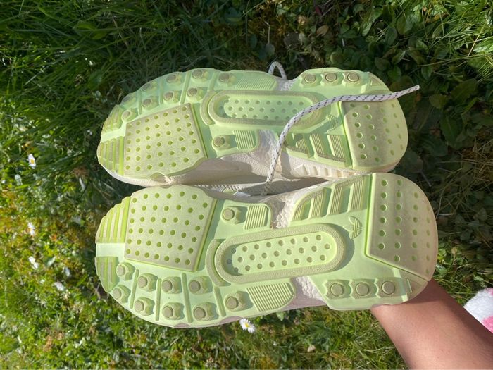 Paire de baskets Adidas ZX 22 Boost  Pointure 36 - photo numéro 5