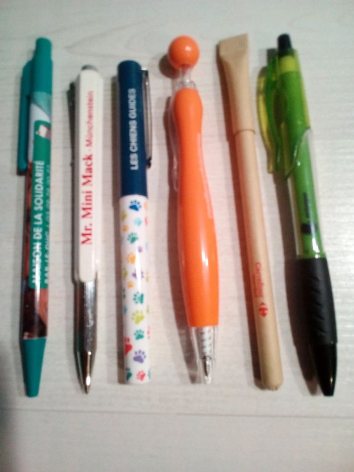 Lot de 17 stylos publicitaires pour collection en bon état. - photo numéro 3