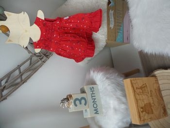 Magnifique robe rouge fleurie velos sergent major ouverture arriere complet bébé fille 3 mois 59cm