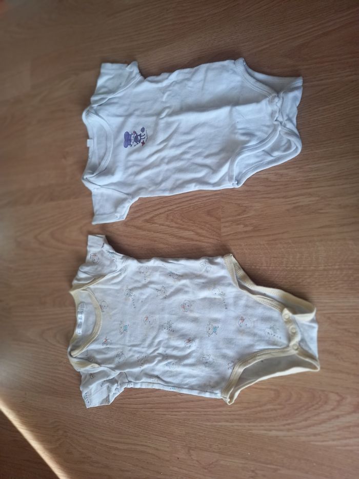 Lot 8 de bodys - photo numéro 5