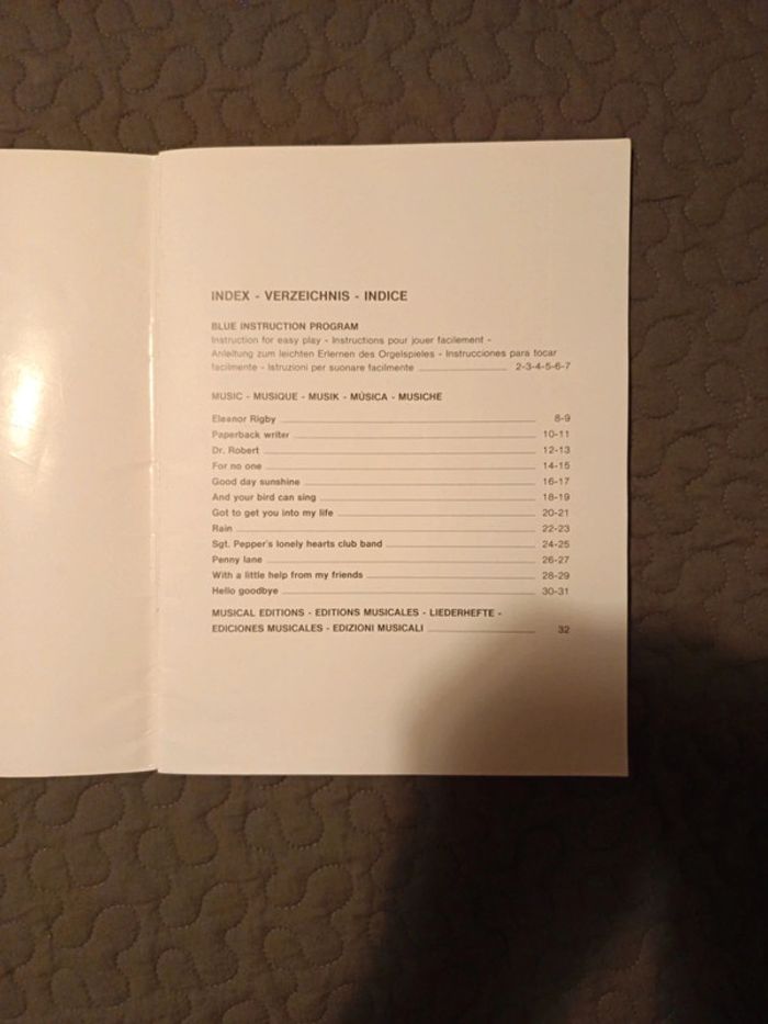 Beatles A collection from 1966-1967 - photo numéro 2