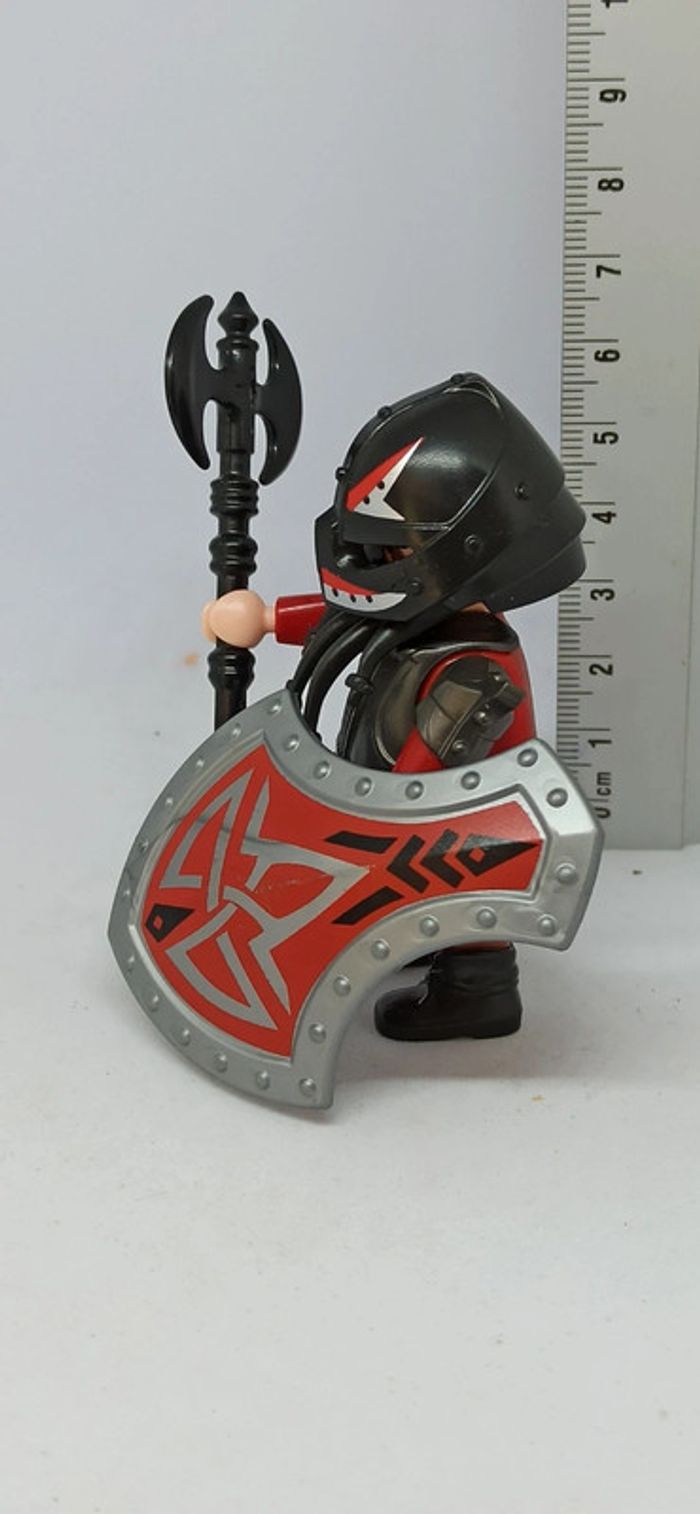 Homme nain chevalier avec armure et haut rouge playmobil - photo numéro 4
