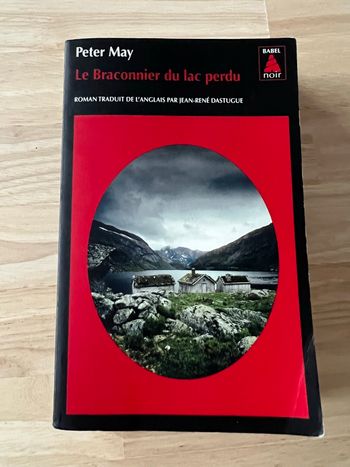 Livre Le Braconnier du Lac Perdu – Peter May – Bon État