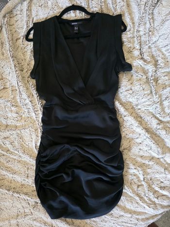 Robe Noire Mango