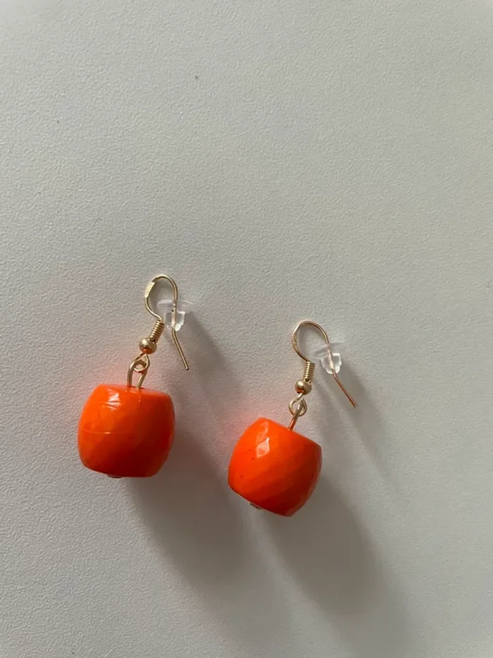 Boucle d’oreille Du groupe Maxmara sans logo,sans étiquette. - photo numéro 5