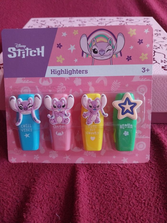 Lot de 4 surligneurs Angel