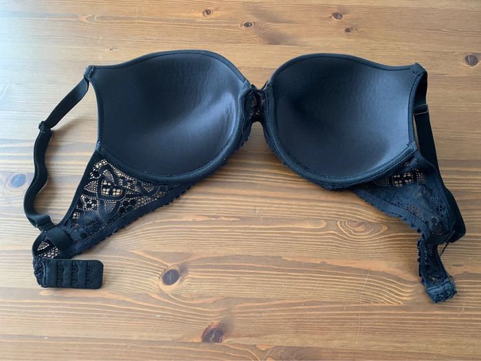 Soutien gorge H&M 85B noir (193) - photo numéro 2