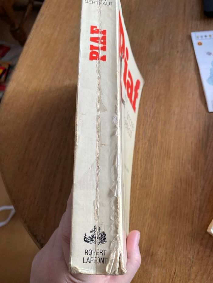 Livre sur Piaf - photo numéro 3