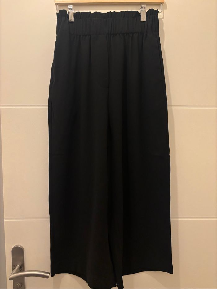Pantacourt noir taille 38/M neuf