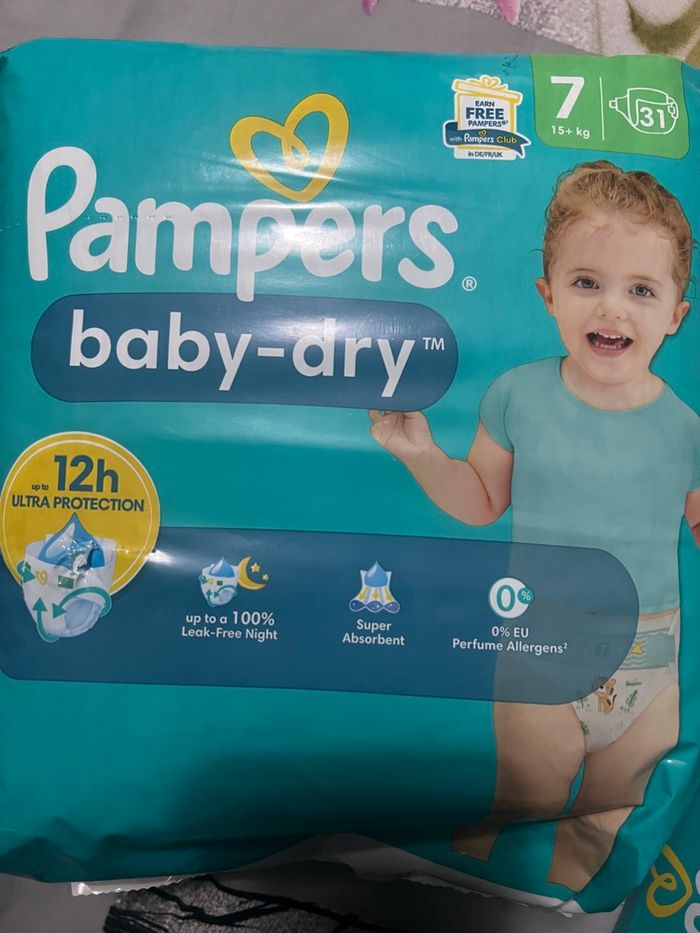 Pampers Baby Dry T. 7 - photo numéro 3