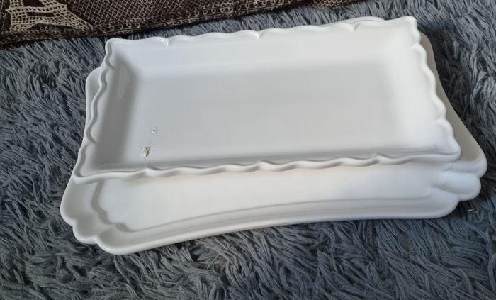 Lot 2 plats blanc rectangulaire vintage