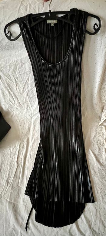 Robe plissée neuve – Taille L