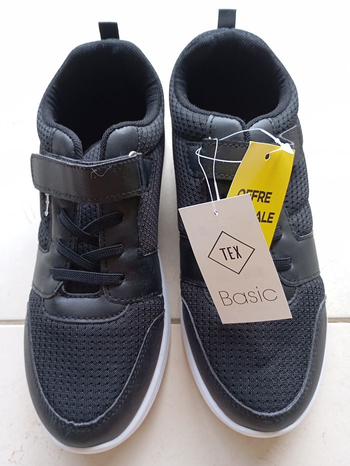 Basket noire mixte taille 38 neuve étiqueté
