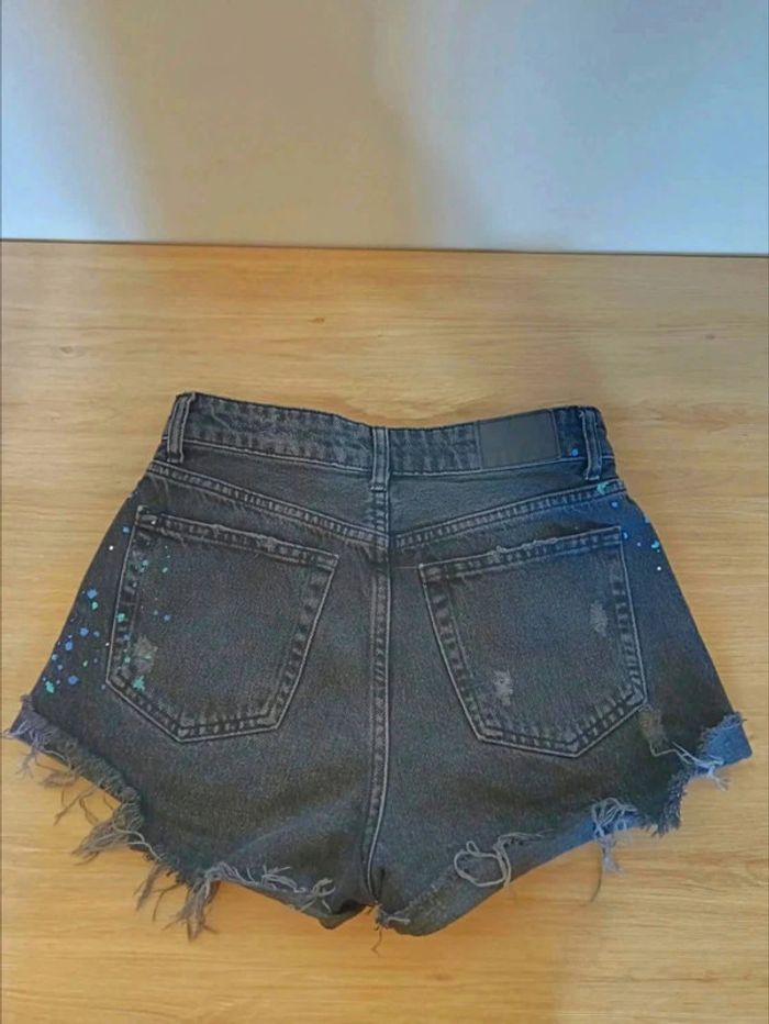 Short TH - photo numéro 2