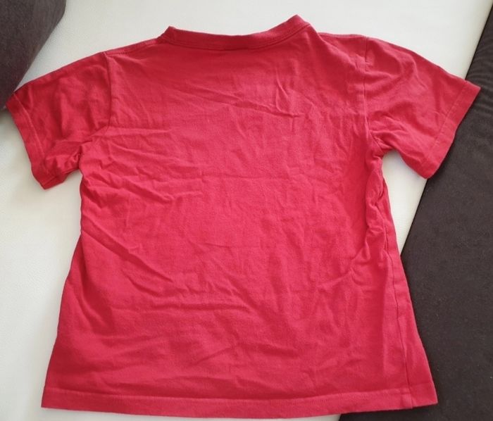 T-shirt taille 6 ans en très bon état - photo numéro 3