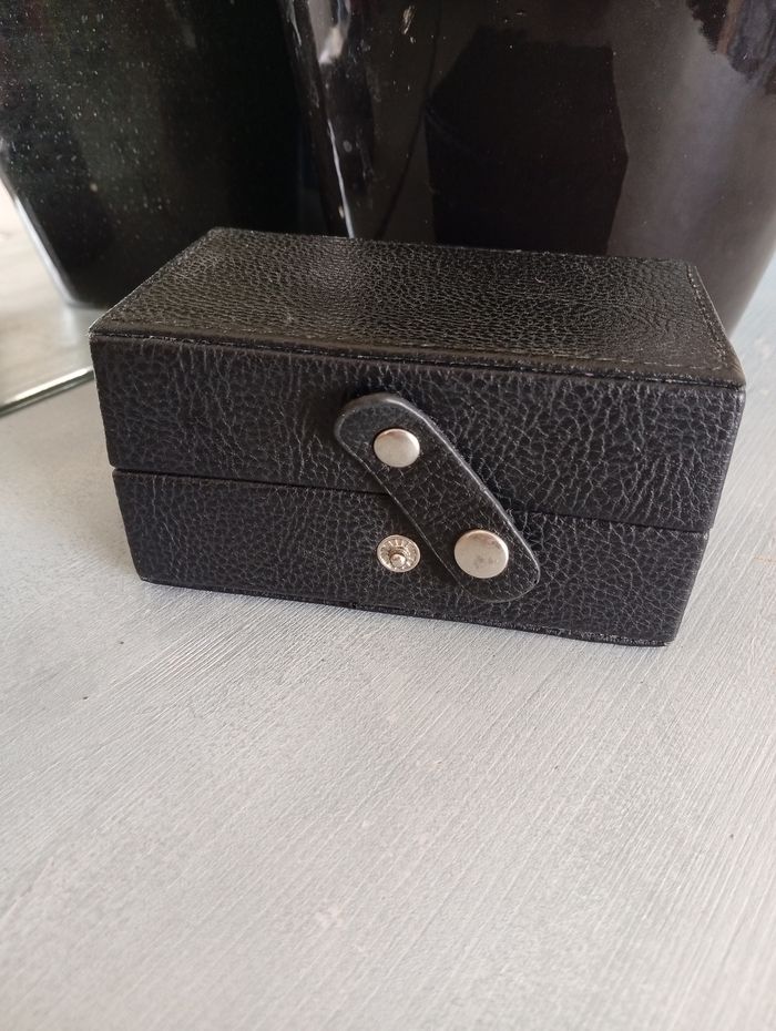 Boite à bijoux pour anneaux - photo numéro 2