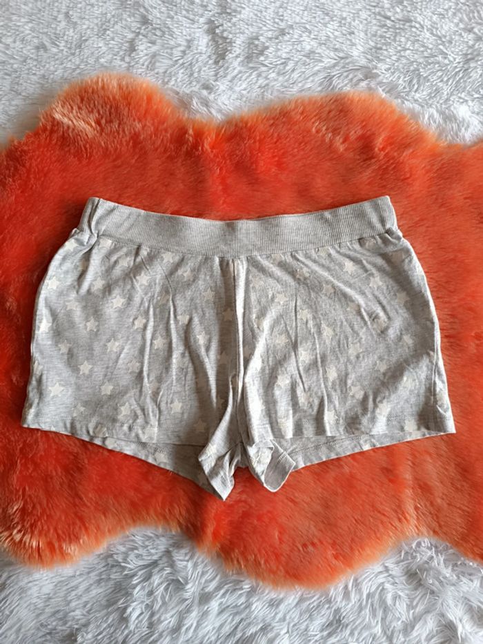 Short taille élastique Étoiles 🌟 T. 40 - 42 Lola Liza - photo numéro 3