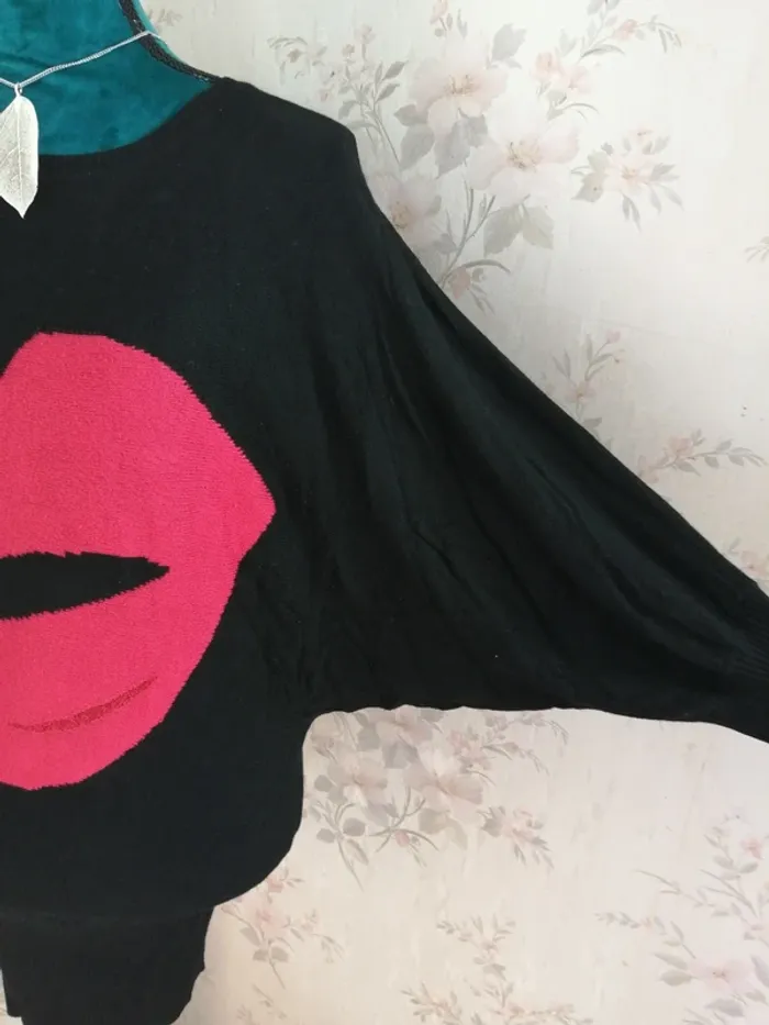 Robe noire moulante manches chauve-souris et imprimé bouche / kiabi / (S) - photo numéro 2
