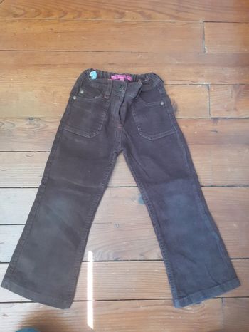 Pantalon en velours côtelé marron