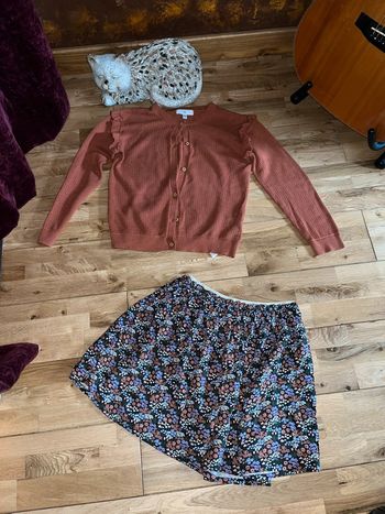 Ensemble gilet et jupe la redoute très bon état 10 ans