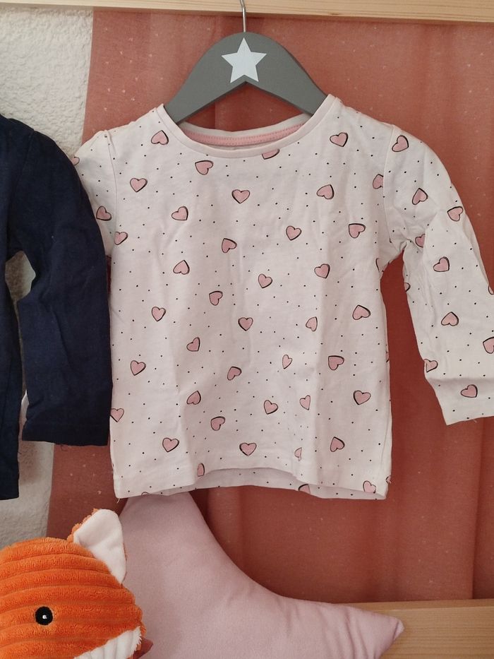 Lot de 2 tee-shirts manches longues - 86 cm - Très bon état - Primark - photo numéro 3
