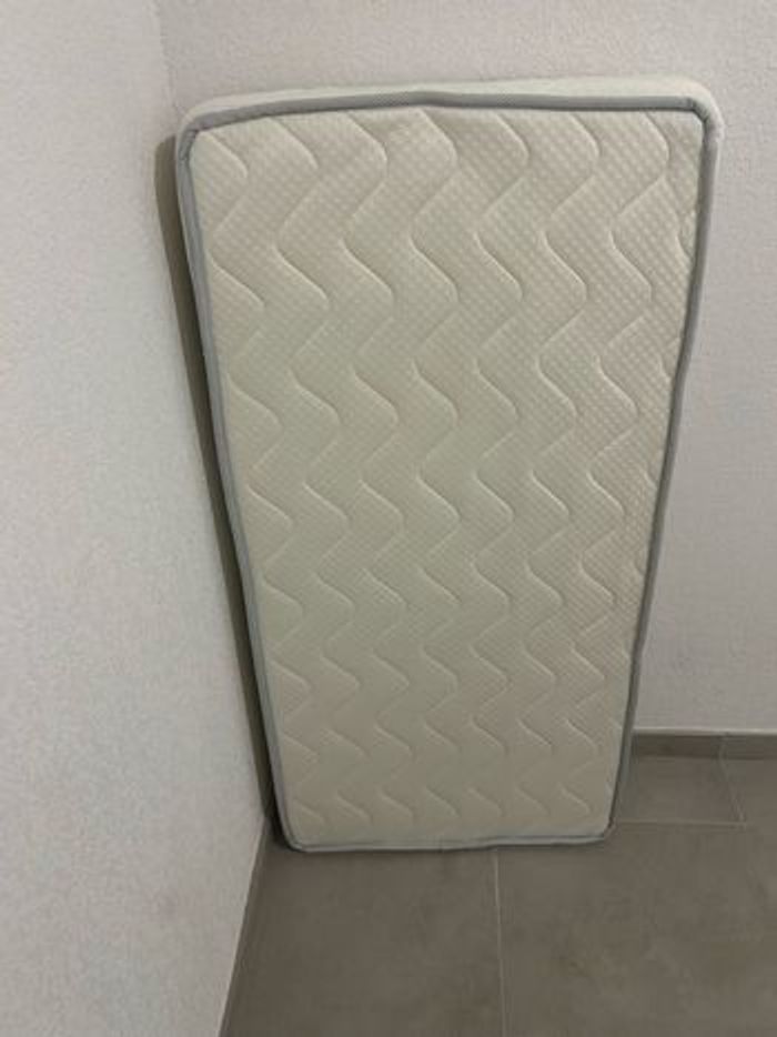 Lit bébé IKEA - photo numéro 3