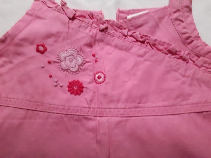 Robe rose petites bretelles motif broderies fleurs - photo numéro 2