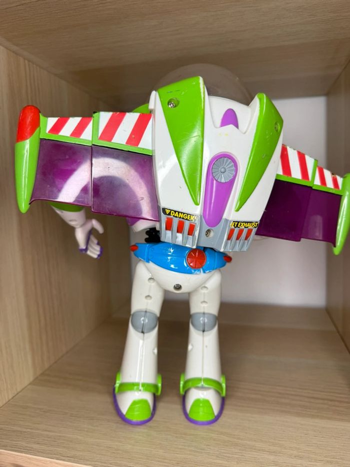 Figurine buzz l’éclair Disney Pixar - photo numéro 6