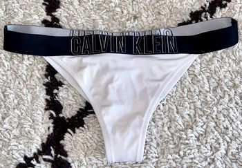 Tanga bas de maillot de bain blanc et noir s Calvin Klein