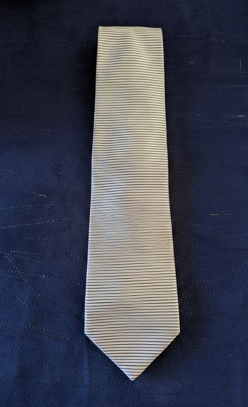 Cravate rayé grise polyester