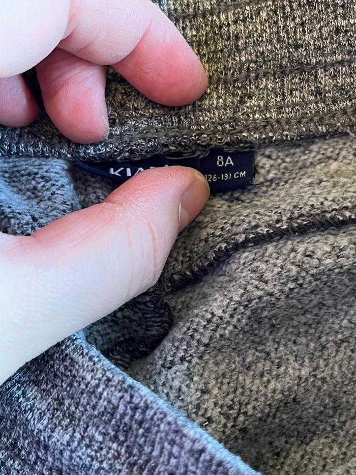 Je vend un pantalon garçon taille 8 ans très bon état - photo numéro 3