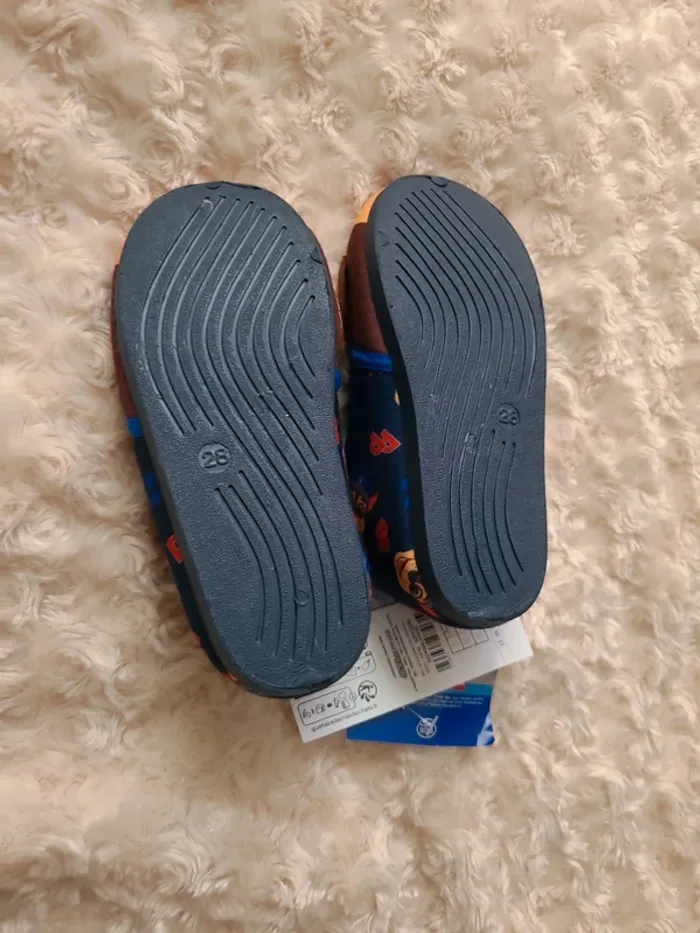 Pantoufle enfant Paw Patrol Taille 28 NEUVE - photo numéro 7
