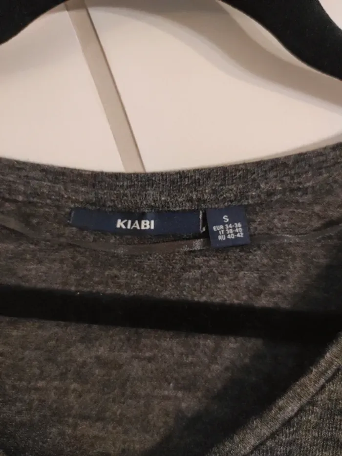 Pull gris fin Kiabi taille S - photo numéro 2