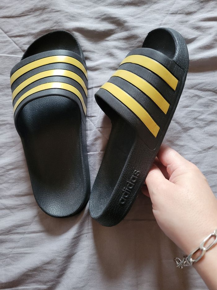 Claquettes Adidas mixte 39 - photo numéro 2