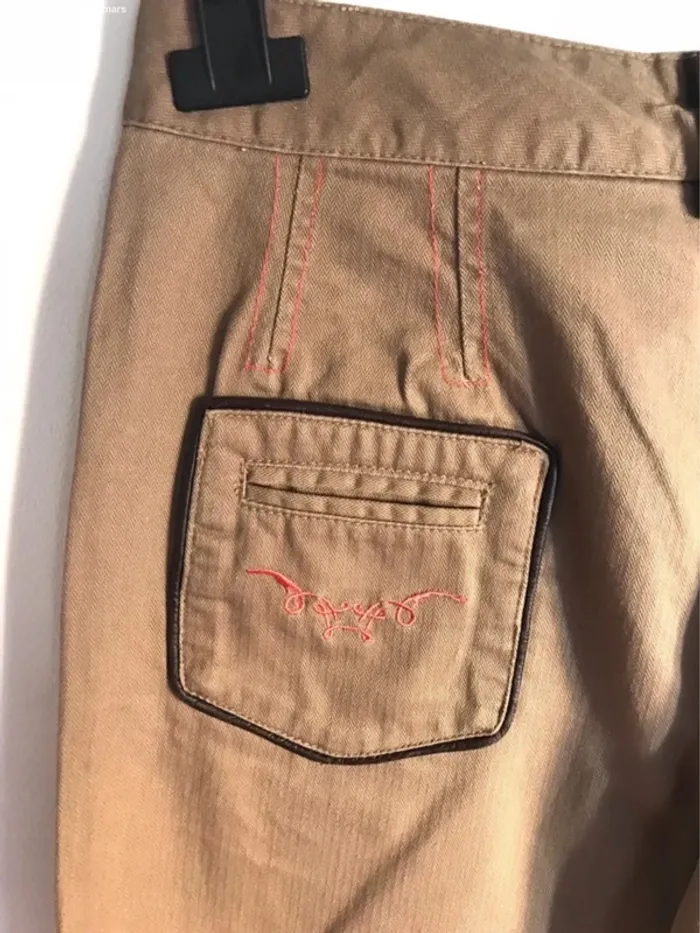 Jean kaki taupe à surpiqûres roses taille 34 - photo numéro 10
