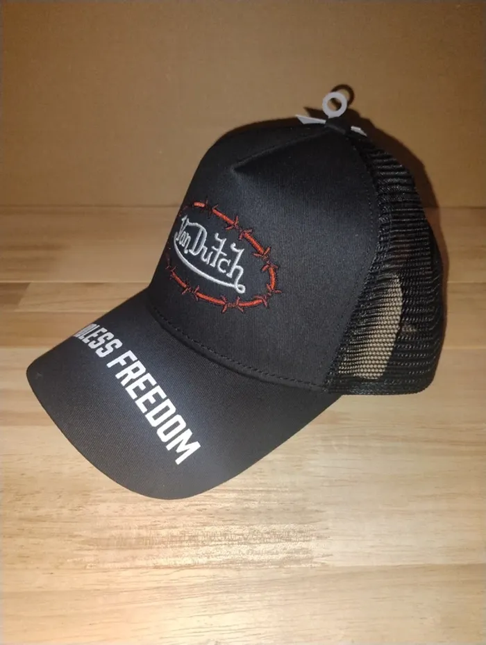 Von dutch casquette taille unique noire et rouge - photo numéro 3
