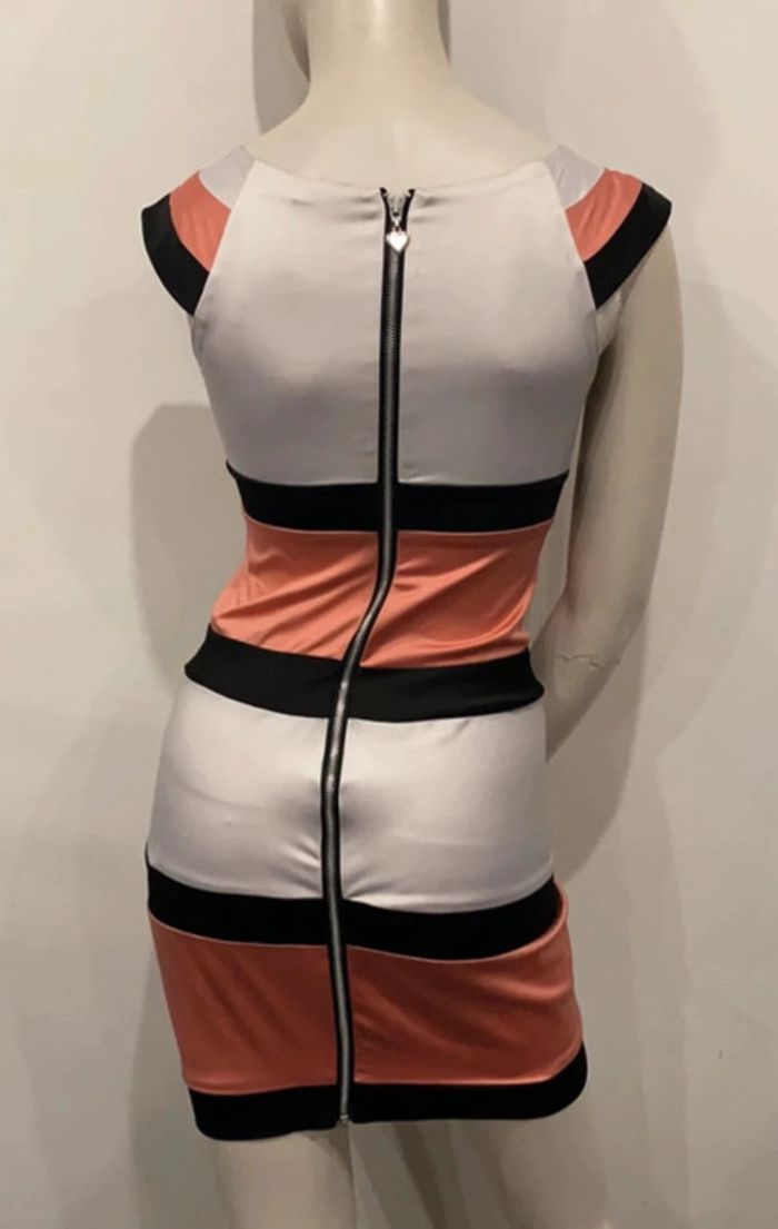 Jolie robe avec fermeture complète dans le dos Goddess taille 36 - photo numéro 3