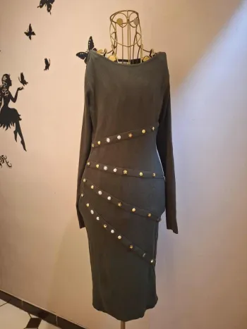 Robe pull kaki cloutée