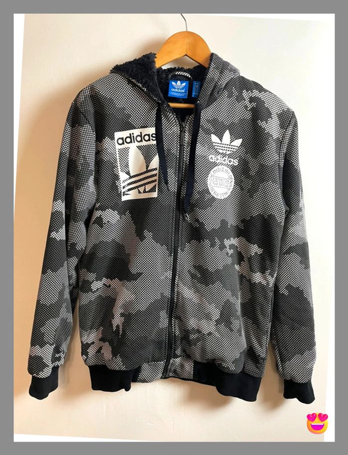 Veste polaire Adidas Originals – Taille M – Camouflage gris/noir