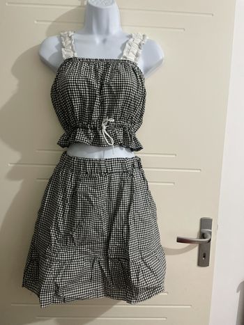 Ensemble top et jupe carreaux 