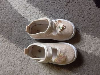 Chaussures fille.
