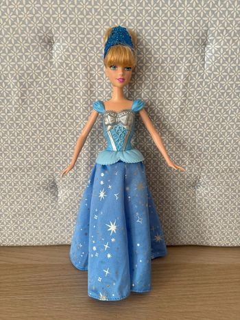 Poupée Cendrillon "Robe Virevoltante"