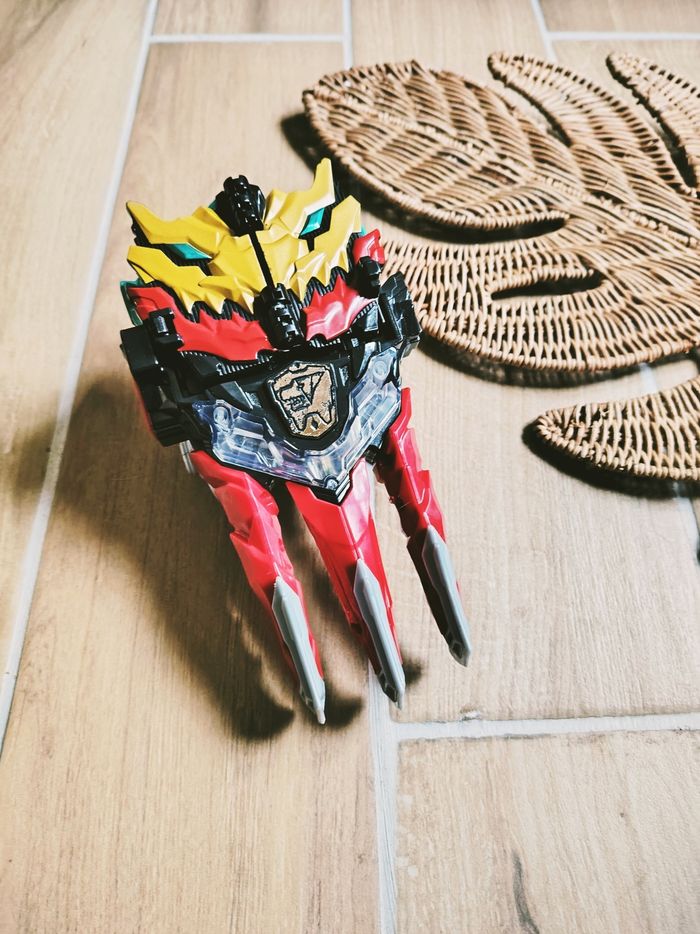 🙅Power rangers dino fury dino Knight morpher/ griffe Non électronique