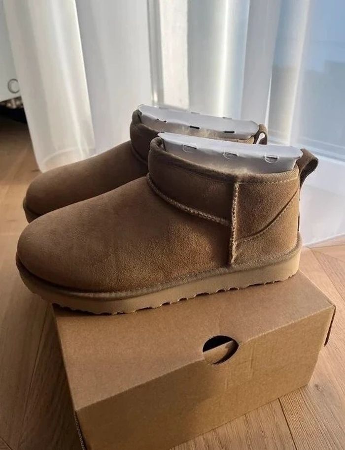 Ugg Ultra mini Snow boots
