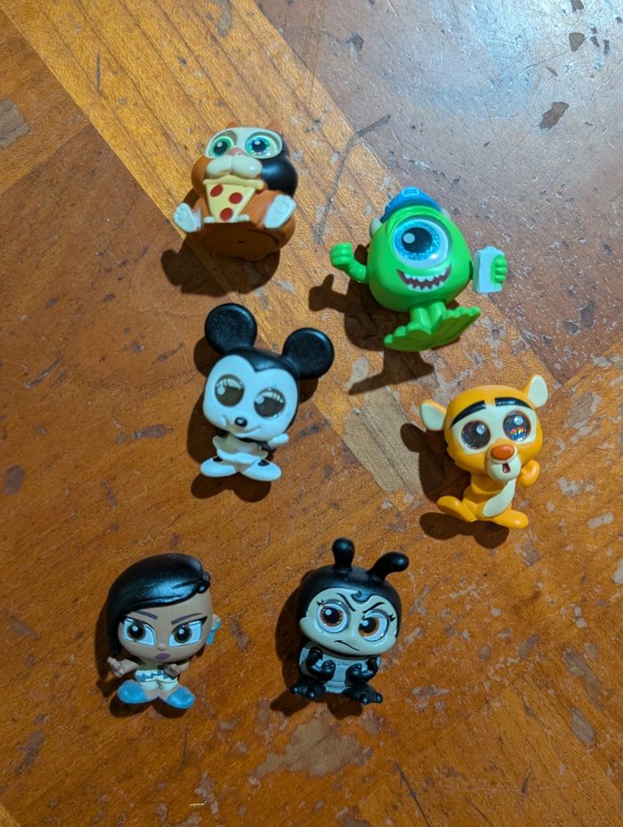 Lot figurines adoorables Disney