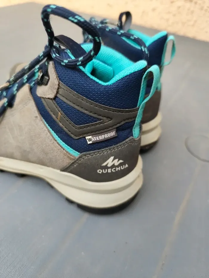 Chaussures de randonnée Quechua taille 34 - photo numéro 2