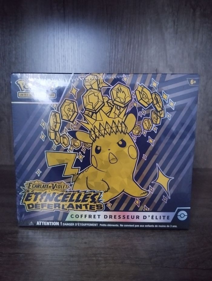 Pokémon 
ETB Écarlate et Violet EV8
Etincelles déferlantes