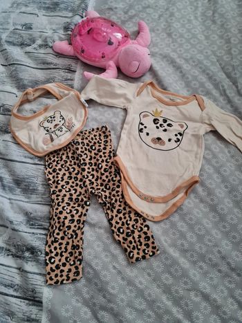 Ensemble legging bodies bavoir fille 6 mois