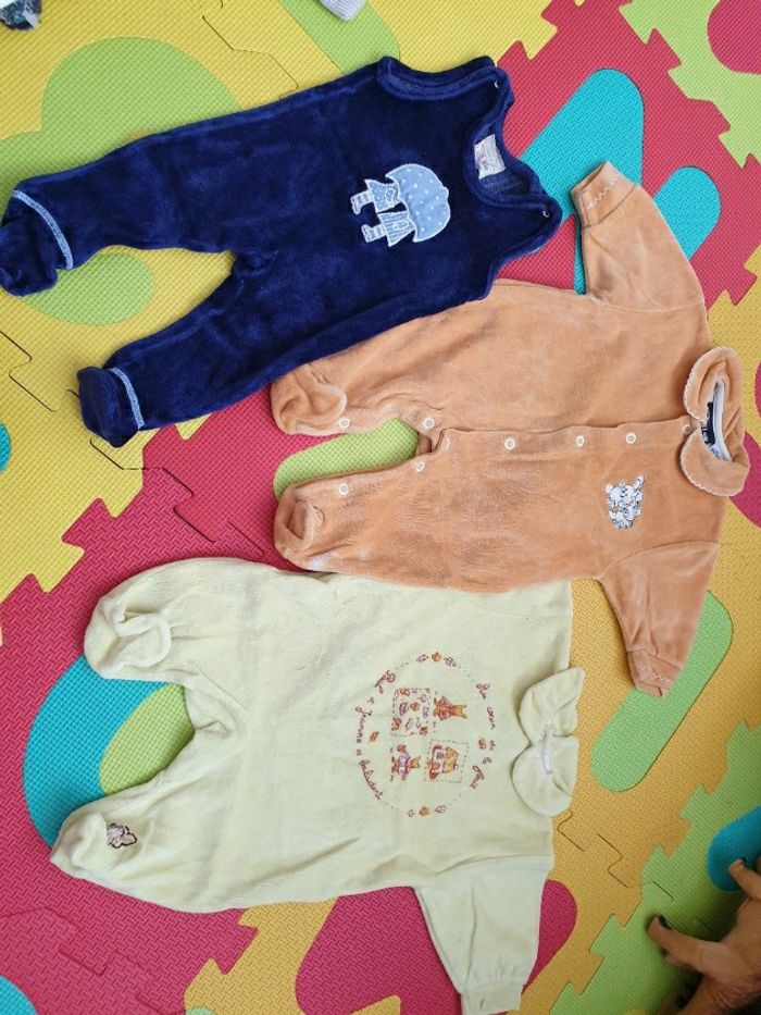 Lot vêtements hiver bébé fille - 17 pièces - 1 et 3 mois - photo numéro 7