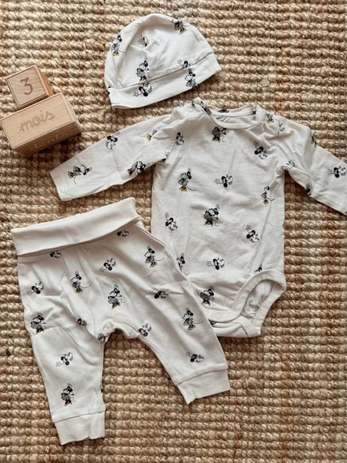 Ensemble 3pieces Disney 3mois / 60cm
